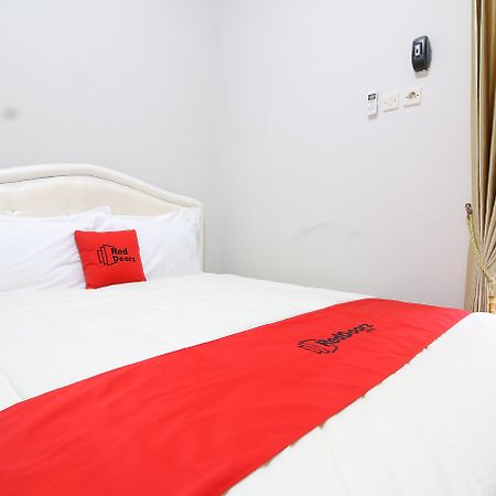 RedDoorz Plus near STIE YKPN Maguwo Zewnętrze zdjęcie