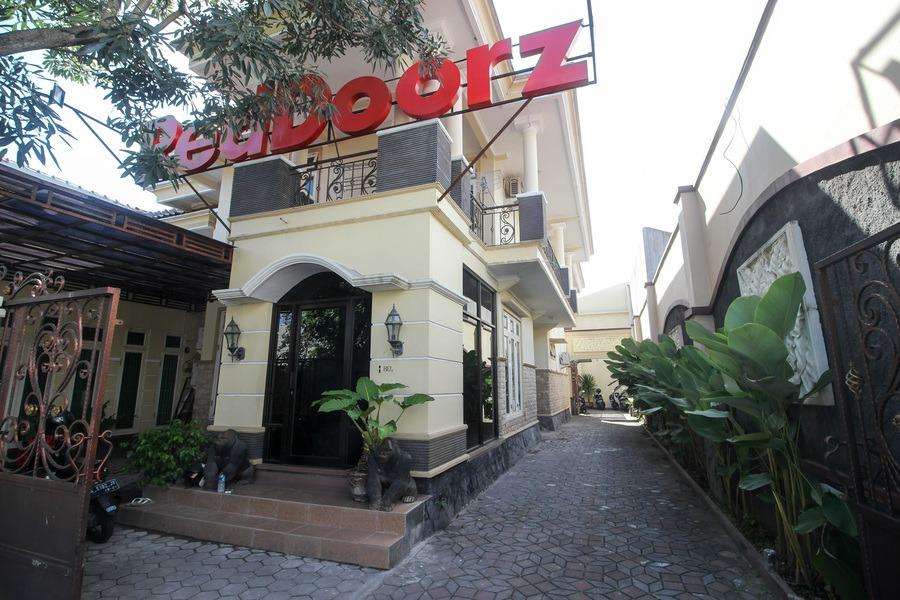 RedDoorz Plus near STIE YKPN Maguwo Zewnętrze zdjęcie