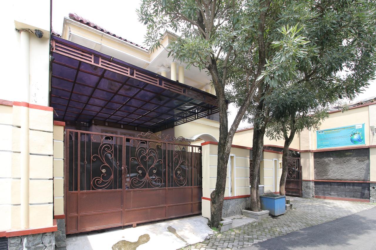 RedDoorz Plus near STIE YKPN Maguwo Zewnętrze zdjęcie