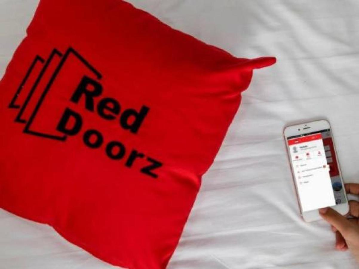 RedDoorz Plus near STIE YKPN Maguwo Zewnętrze zdjęcie
